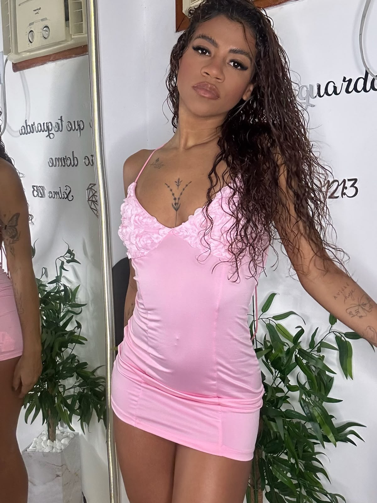 Vestido Curto Blossom — Busto em Rosas